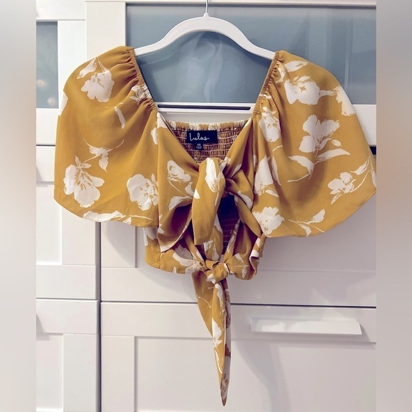 Lulu’s Tied for First Floral Print Tie-Front Crop Top - Picture 4 of 6